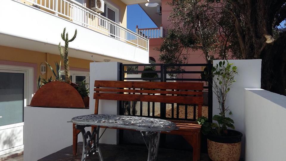 Pantheon Deluxe Apartments Archangelos  Exterior photo